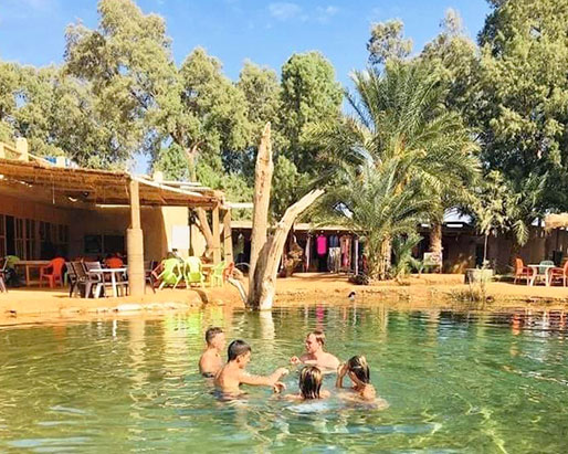 Ksar Ghilane & Source chaude – Journée complète